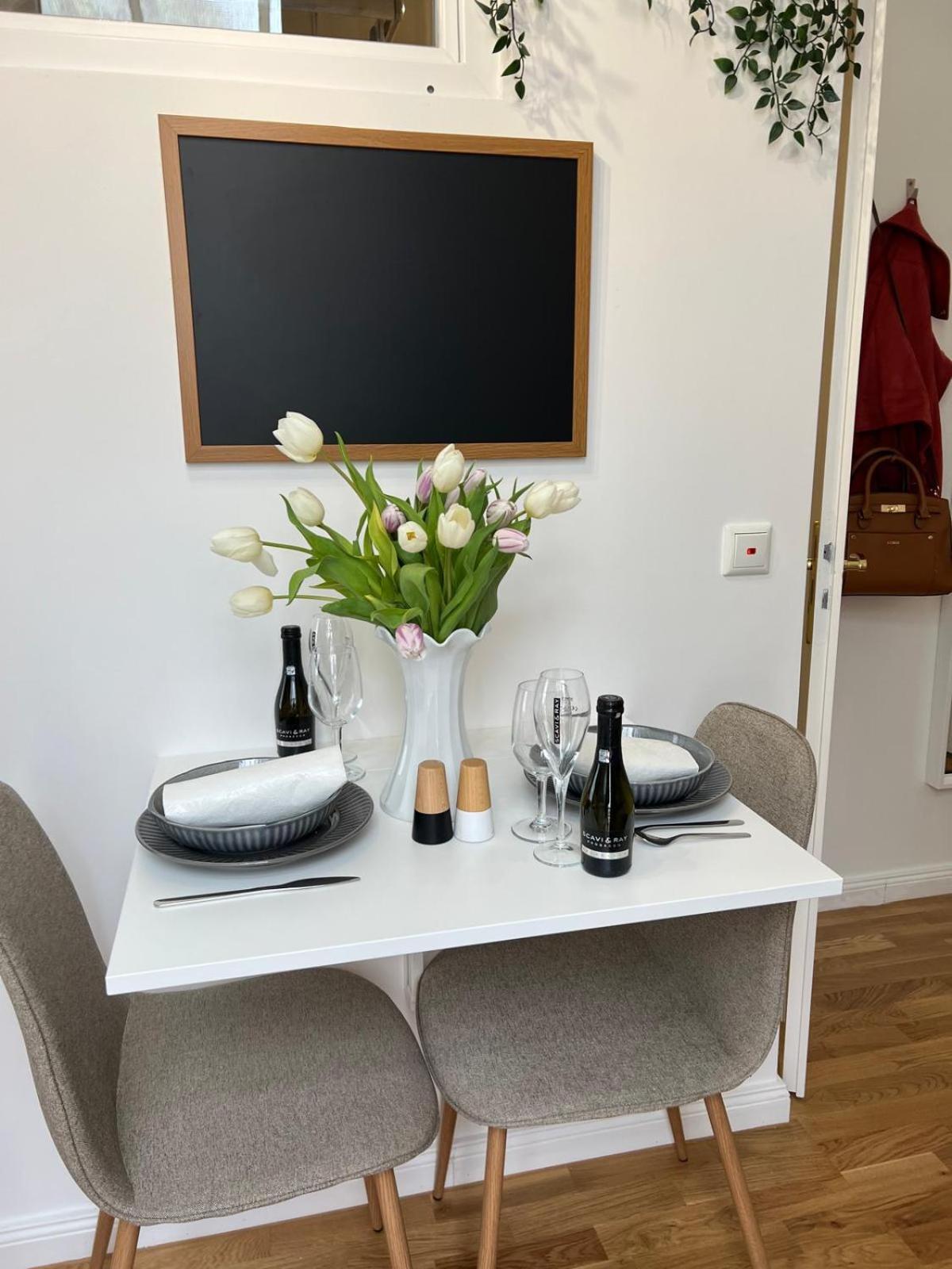 Stay Studio 1 Zentral Balkon Parkplatz 바트피르몬트 외부 사진