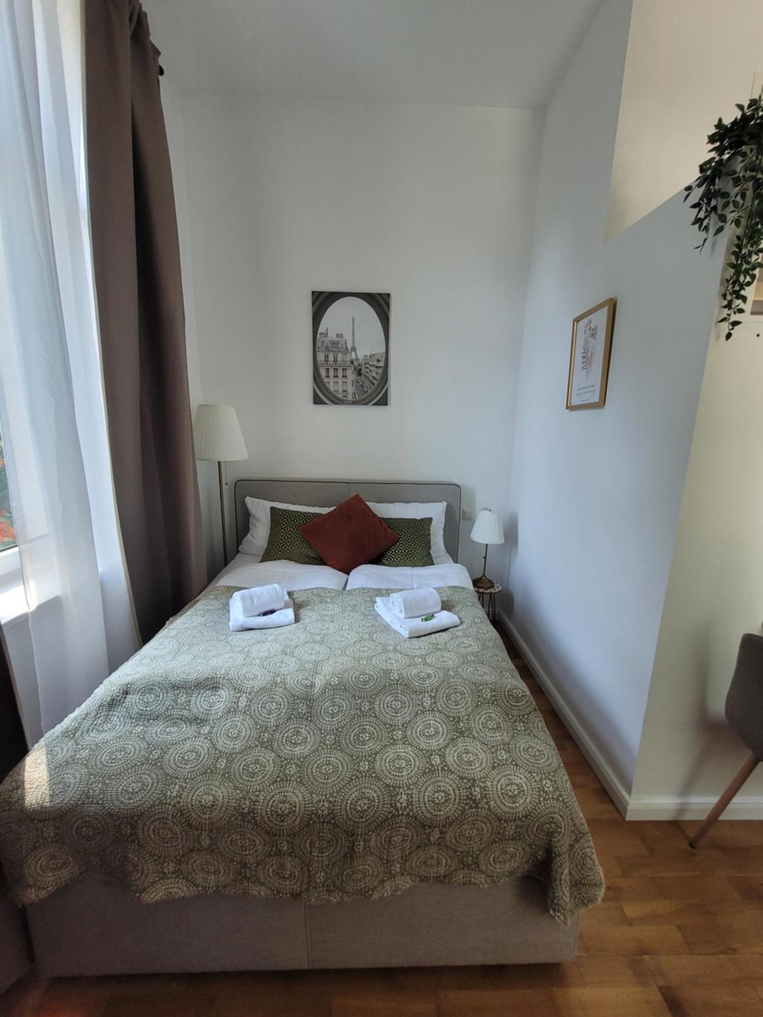 Stay Studio 1 Zentral Balkon Parkplatz 바트피르몬트 외부 사진