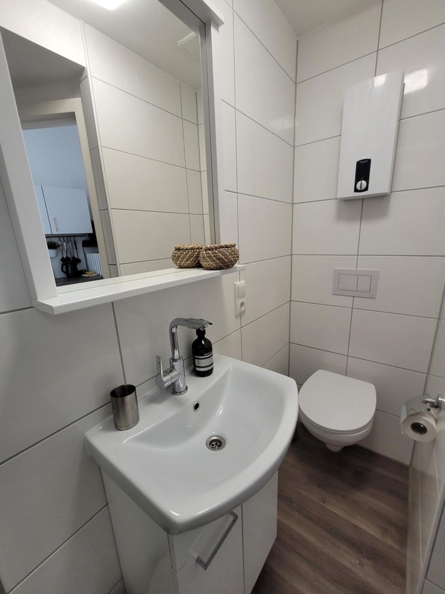 Stay Studio 1 Zentral Balkon Parkplatz 바트피르몬트 외부 사진